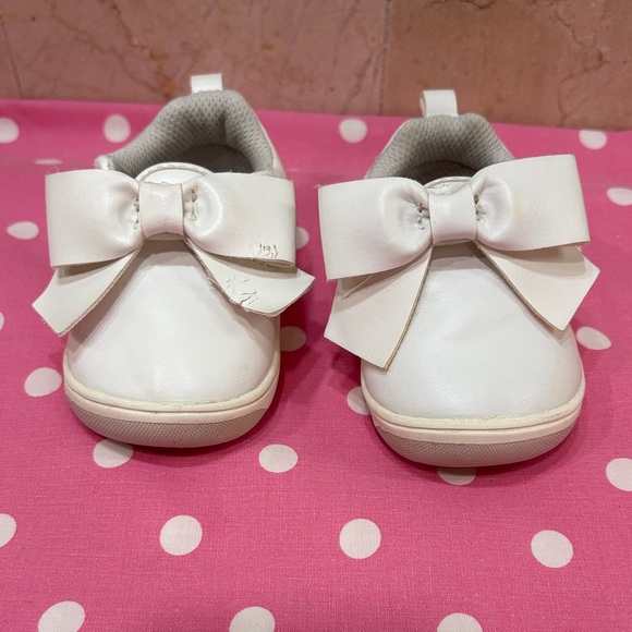 Stride Rite Other - Stride Ride Baby Bow Velcro Kamila T Strap Shoes for Girls - White